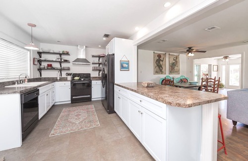 Apalachicola House | Bay Front Blue Crab Cottage with DocknSUMMER 2025 SPECIAL 20% OFF
