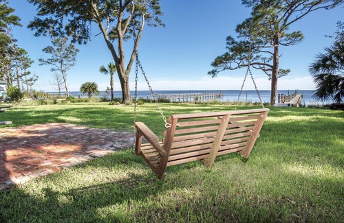 Apalachicola House | Bay Front Blue Crab Cottage with DocknSUMMER 2025 SPECIAL 20% OFF