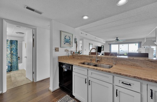 Midtown Ocean City Condo | Bay Front Condo-2br/2ba , Pool, Hot Tub, Lr Balcony W/Beautiful Sunsets, WIFI.