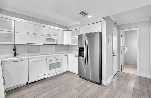 Bay Harbor Islands Apartment | Bay Harbor Sunset nApt 5A