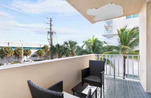 Bay Harbor Islands Apartment | Bay Harbor Sunset Apt 3A