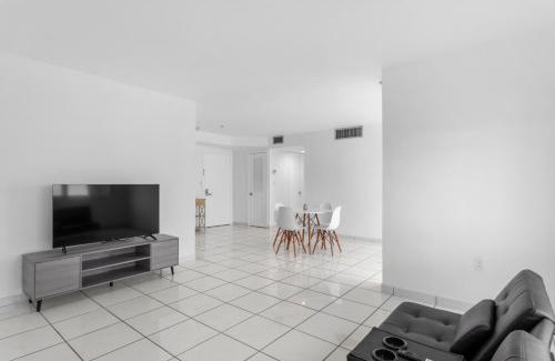Bay Harbor Islands Apartment | Bay Harbor Sunset Apt 4B