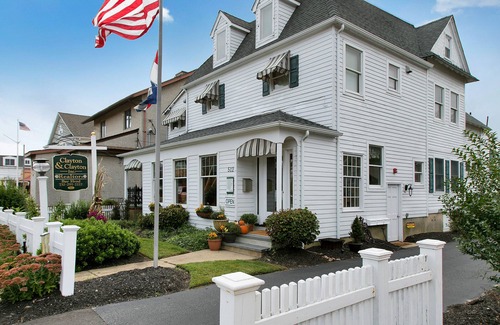 Avon Apartment | Bay Head Condo! One bedroom with Guest room + 3 homes from Ocean!