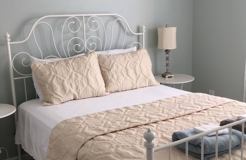 Durham House | Bay & Nan’s- 3 Bed-2.5 Bath Townhome, Near DUKE, Downtown Durham, and RTP!