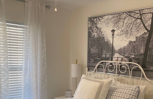 Durham House | Bay & Nan’s- 3 Bed-2.5 Bath Townhome, Near DUKE, Downtown Durham, and RTP!