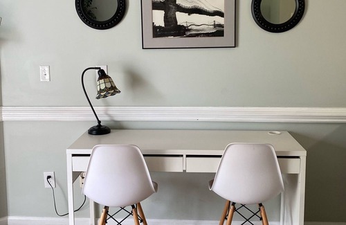 Durham House | Bay & Nan’s- 3 Bed-2.5 Bath Townhome, Near DUKE, Downtown Durham, and RTP!