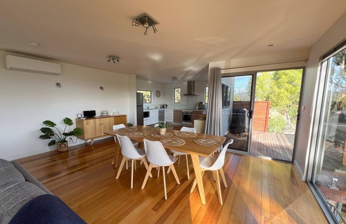 Binalong Bay House | BAY OF FIRES BEACH SHACK Modern House@ Binalong Bay
