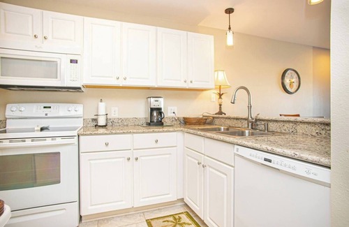 Innerarity Townhomes House | Bay Paradise: Paddle Boards, Kayaks, & Waterfront!