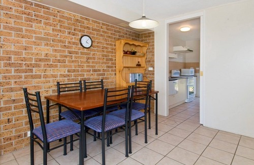 Port Macquarie House | Bay Park 30 - Situated In The Heart Of Town With A Pool