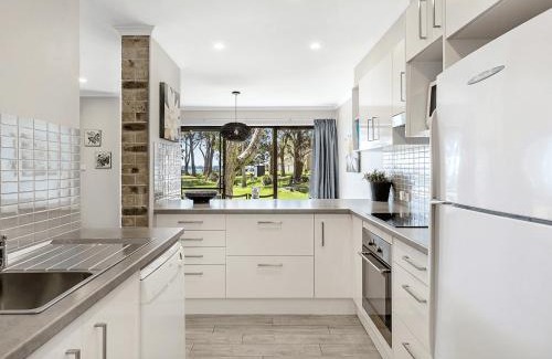 Nelson Bay Apartment | Bay Parklands, 19 2 Gowrie Avenue - ground floor unit with water views & Wifi