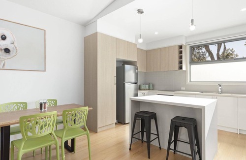 Apollo Bay Apartment | Bay & Relax - *New 2020 Listing*