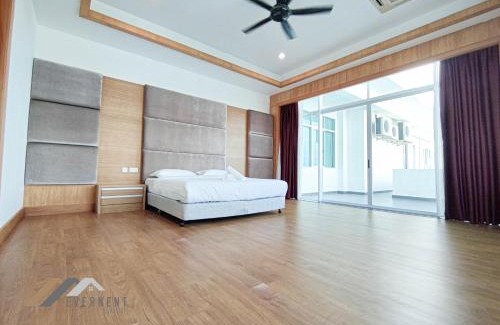 Miri Apartment | Bay Resort Penthouse by Evernent