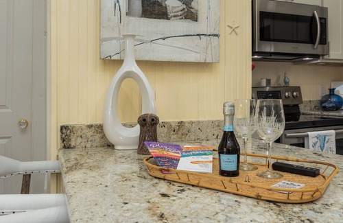 Bay St Louis Cottage | Bay St. Louis Cottage located less than a mile from Downtown!