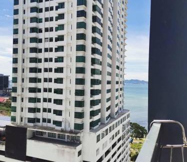 Likas House | Bay Suites by Jom Summer Suites