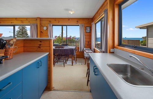 Langs Beach House | Bay View Bach - Langs Beach Holiday Home
