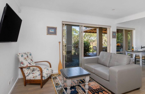 Killcare Heights Apartment | Bay View Couple's Condo