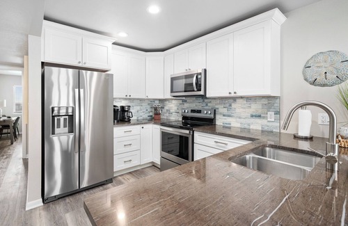 Key Allegro Condo | Bay View Serenity~ Beautiful Waterfront Condo on Little Bay