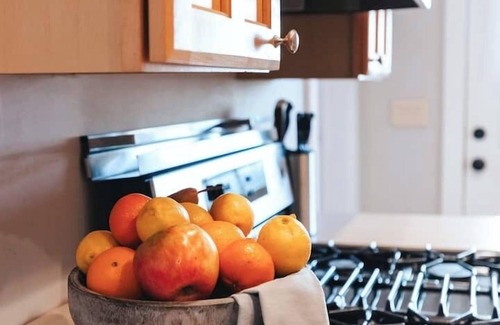 Off Broadway Apartment | Bay View