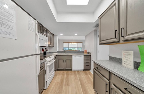 Miramar Beach Villa | Bay View, Villa Golf Cart, Private Deck, Blue Bayou 270 Fairways