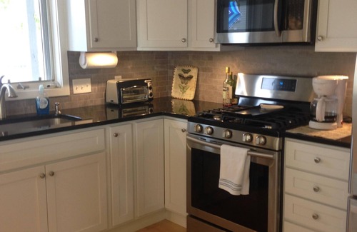 Warwick House | Bay Views, 4th house from the Beach and Wonderful Sea Breezes!