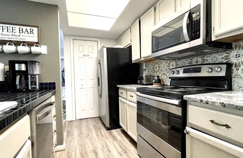 Northeast Virginia Beach Condo | Bay Views Easy Beach Access