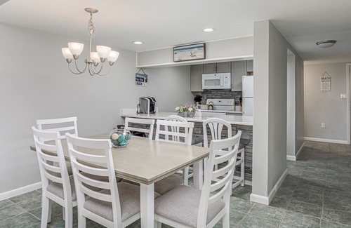 Pensacola Beach Condo | Bay views from this clean, comfortable townhouse - Santa Rosa Dunes 722