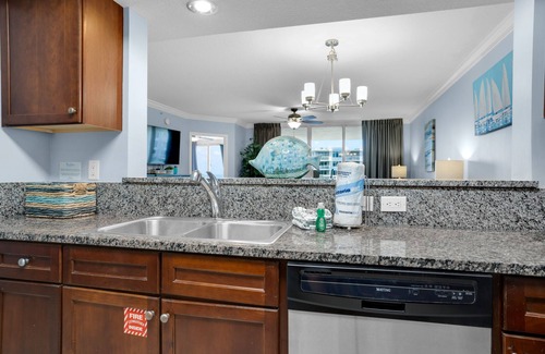 Fort Walton Beach Condo | 🌅Bay Views~Lazy River~Wlk2Bch~3BR Heron 507-A Wave From It All