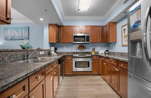 Fort Walton Beach Condo | 🌅Bay Views~Lazy River~Wlk2Bch~3BR Heron 507-A Wave From It All