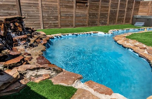 Bay Area House | Bay Views Private Hot Tub & Lounging Pool