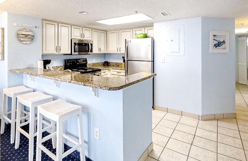 Crescent Beach Hotel | Bay Watch 0640