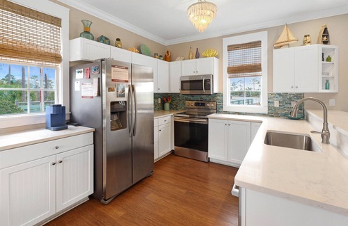 Port St. Joe Cottage | "BAY WATCH" IS A 2BD IMMACULATE COTTAGE W/BAY VIEWS, 2 COMMUNITY POOLS! PET FRIENDLY!