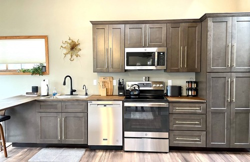 Florence Apartment | Bay Window -incredible river views- Old Town- new deck! Stairs.
