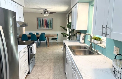 Rockledge House | Bayberry Breeze - 3B/2B Pet Friendly Private Pool