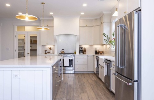 Northeast Virginia Beach House | Bayberry House Luxury, Modern, Steps to the Beach
