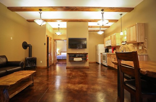Homer Cabin | Baycrest Lodge