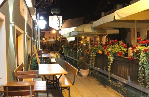 Lam Hotel | Bayerische Gastwirtschaft Dimpfl-Stadl