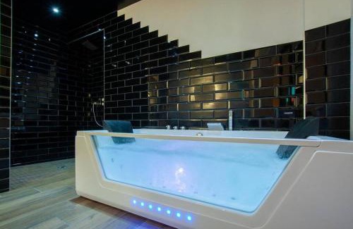 Bayeux Apartment | Bayeuzen - Le Baldaquin - Nuitée avec Spa Privatif