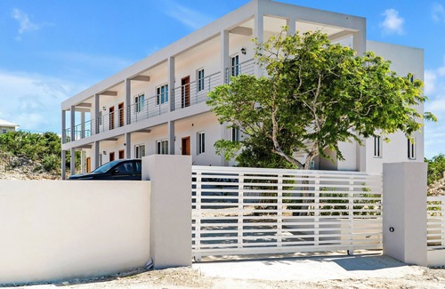 The Bight Apartment | Bayfield Street’s Cozy 3bed Comfortable Escape to the Turks and Caicos