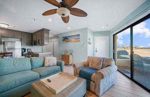 South Mission Beach Condo | Bayfront Beach Condo on Boardwalk + King Master