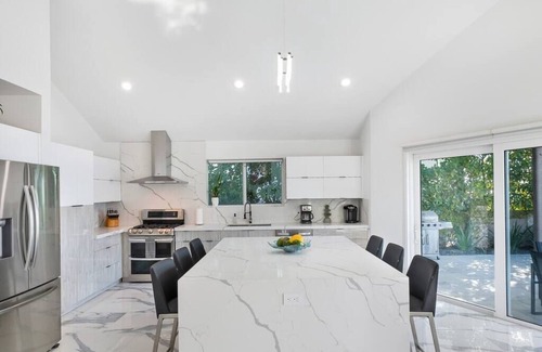 Seybold Villa | Bayfront Escape Poolside Luxury Villa with Sunset Views