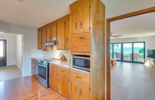 Ono Island House | Bayfront Gem: Patio & Fire Pit in Pensacola