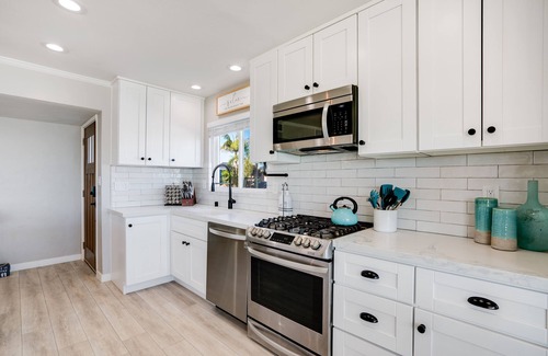 South Mission Beach Condo | Bayfront Home w/A/C, BBQ, & Sunrise Views