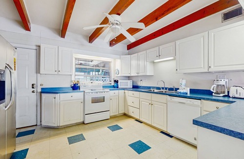 Dauphin Island House | Bayfront home w/private dock, deck & sleeper porch - dog-friendly