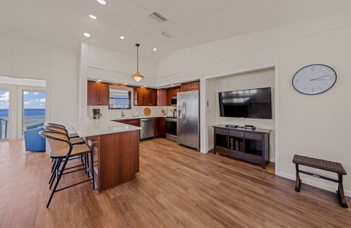 Anna Maria House | Bayfront Home with Beach Access and Pool! - Beach House 404
