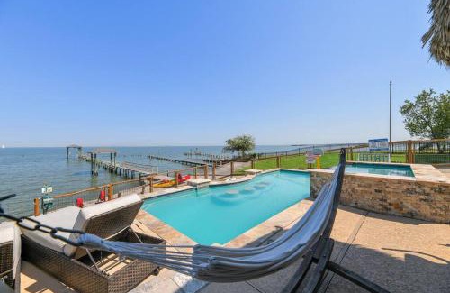 Clear Lake Shores Villa | Bayfront Luxury House with Pool