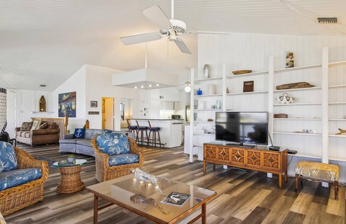 Galveston House | Bayfront Retreat | Bay Views, Fantastic Sunsets