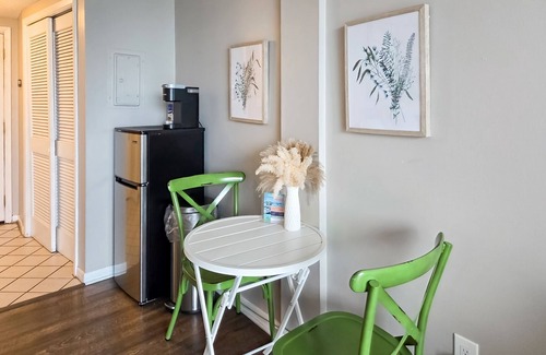 Fort Walton Beach Apartment | Bayfront studio with shared pool, water views, and soundfront beach