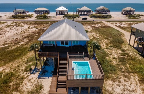 Dauphin Island House | Bayfront with Private Pool! Outdoor games, modern style! - The Blue Crab