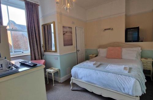 Weymouth House | Bayliss Hall Guesthouse