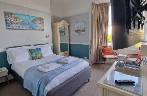 Weymouth House | Bayliss Hall Guesthouse